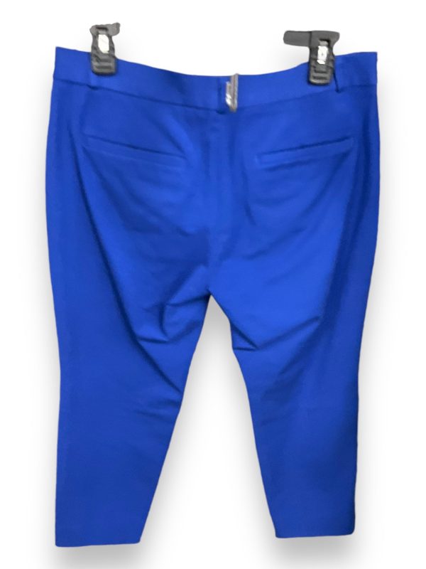 Pants Cropped By Banana Republic In Blue, Size: 8 For Sale