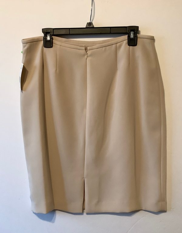 Skirt Mini & Short By Tahari By Arthur Levine In Cream, Size: 12 Supply