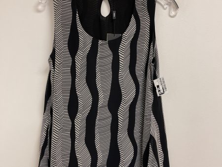 Top Sleeveless By Clothes Mentor In Black & White, Size: M Discount